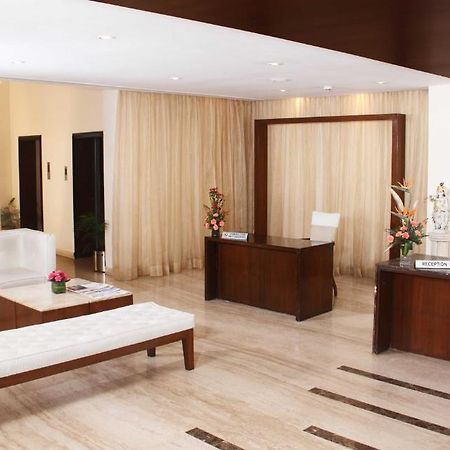The Chevron Hotel Bangalore Exterior photo