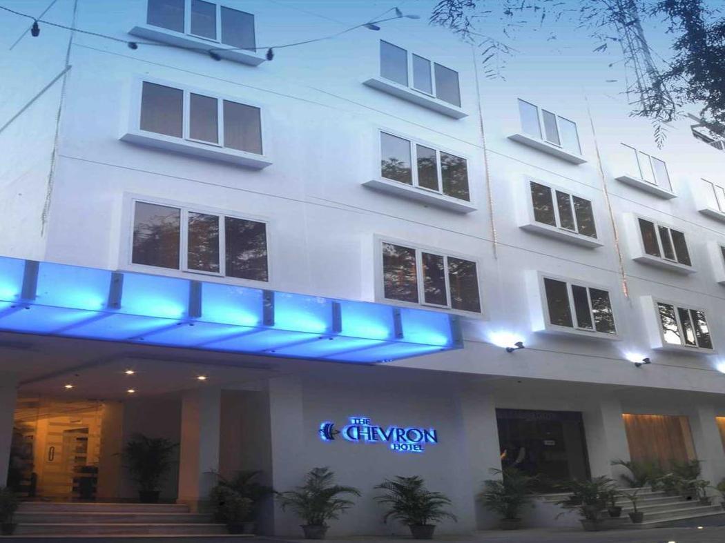 The Chevron Hotel Bangalore Exterior photo