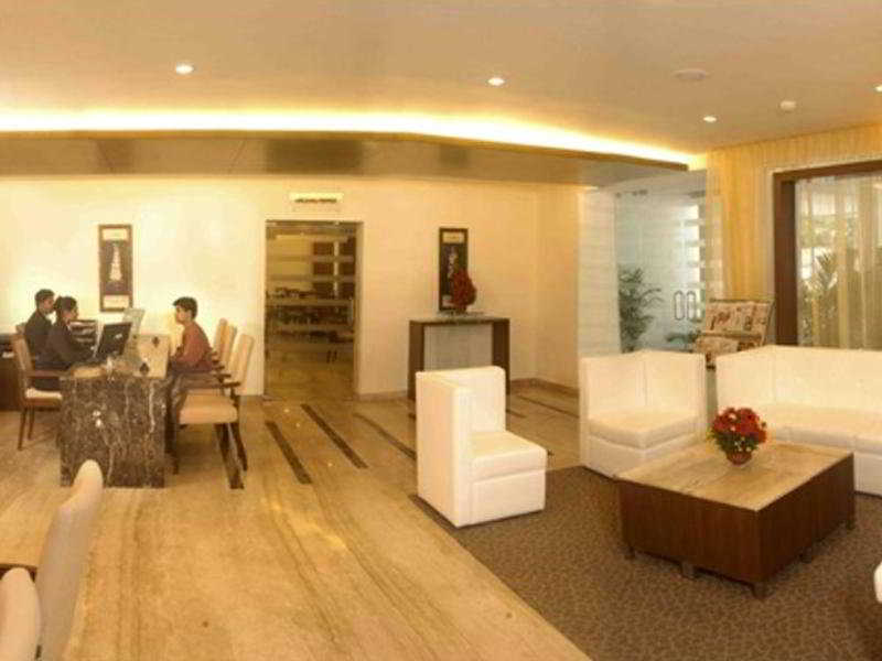 The Chevron Hotel Bangalore Exterior photo